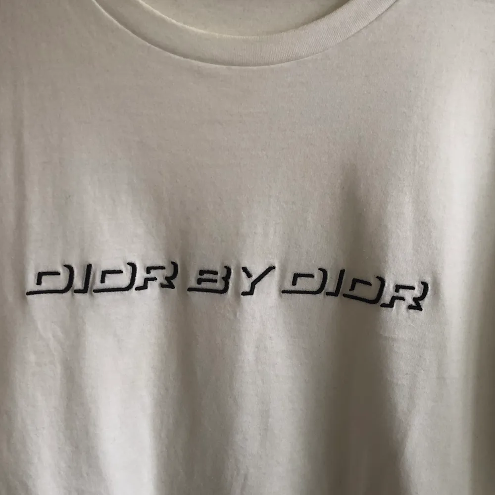 DIOR t-shirt ”dior by dior”. T-shirts.