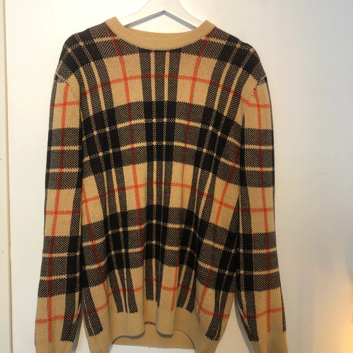 Stickad tröja från Vailent i storlek S. 