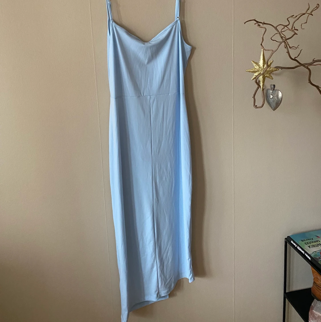 En oanvänd klänning ifrån ASOS strl 46 - 90