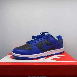 Nike dunk low hyper cobalt  -  Dunk low hyper cobalt storlek 45 Bud 1600 Bin 1900 