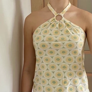 Trendig topp - Superfin halterneck topp.