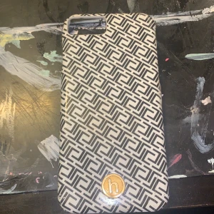 Ett skal från holdit  kan ha några repor men i såfall inte många  - Ett skal från holdit 