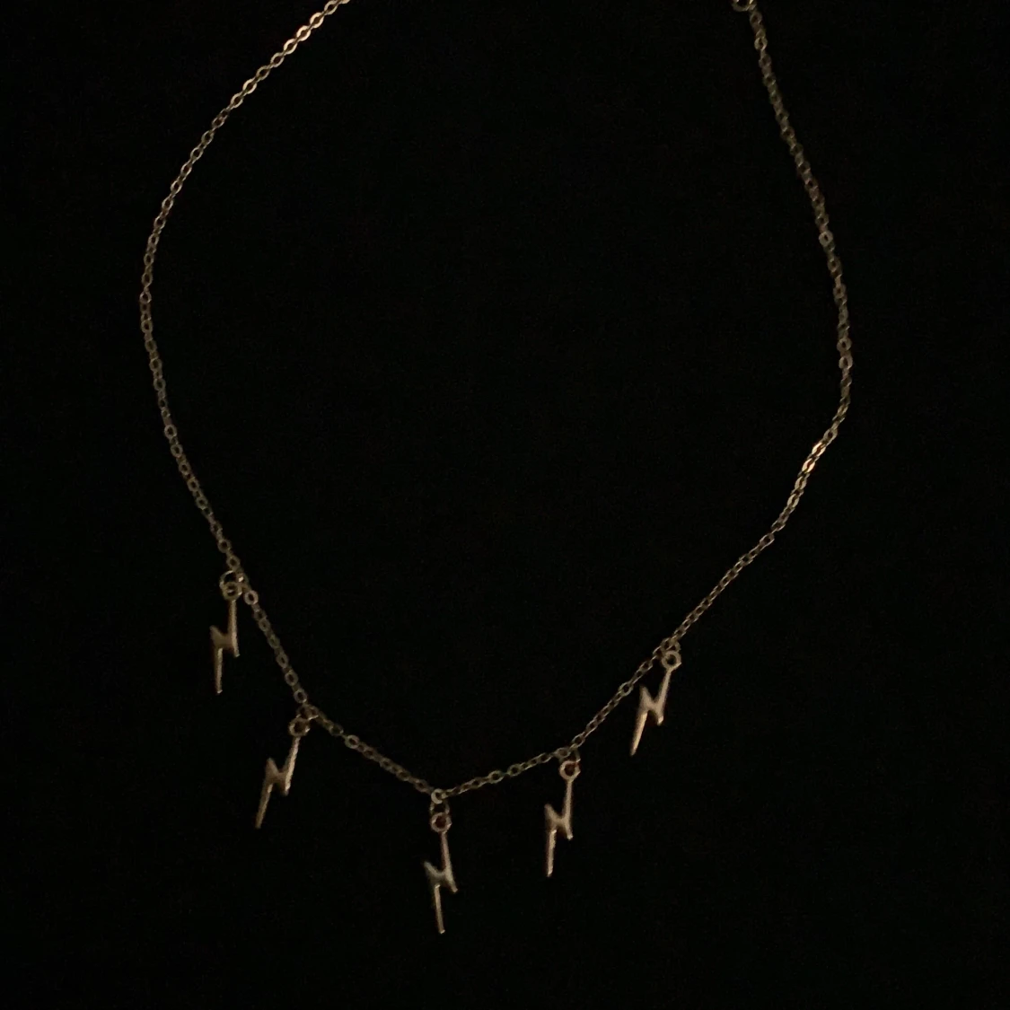 Halsband med Blixtar - 90