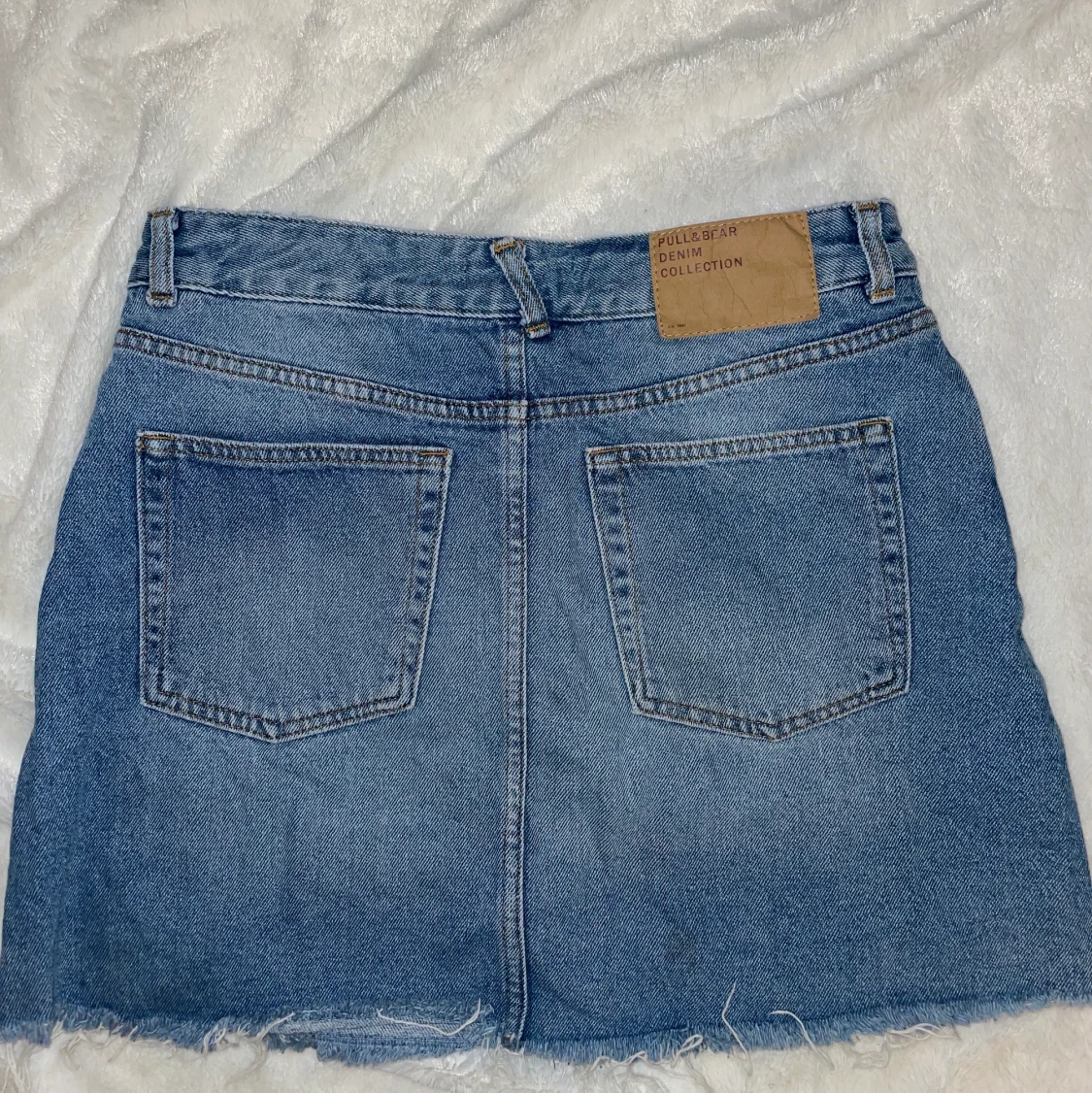 Jeanskjol från pull&bear i stl. L - 90