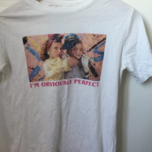 Stranger things tröja - Denhär stranger things tröja ifrån pull and bear. Plagget säljs inte längre. Säljs för att jag inte är ett så stort fan av stranger things längre.