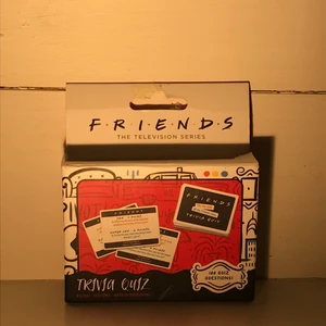 FRIENDS QUIZ DECK - Jätterolig quiz med både lätt och svår nivå för alla friends-fans! ❤️ Kortleken är i gott skick! 70kr och frakten INGÅR ❤️