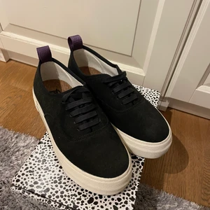 Eytys strl 37 aldrig använda  - Svarta mocka eytys storlke 37 aldrig använda! Superfina men försmå för mig.