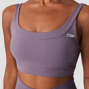 Sport bh - Nimble sport bh från Icaniwill i färgen faded violet. Köptes för 399kr och är helt ny och oanvänd med lapparna kvar, hör av dig om du vill ha fler bilder eller undrar något. 💕 Frakt 57kr