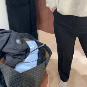 Kostymbyxor  - Kostymbyxor från Gina tricot som endast är använda 1 gång. 💘