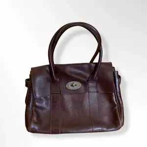 Leather bag, size medium-small, brown color, vintage, very good condition