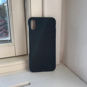 HOLDIT XS - HELT oanvänt skal från holdit, köpt för 149kr. Passar XS. 