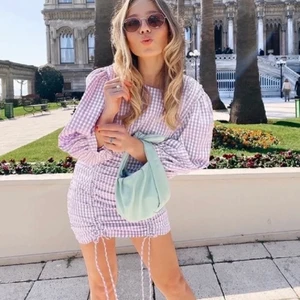 Superfin klänning - Lila klänning använd vid ett tillfälle tidigare, liten i storleken perfekt till sommaren 😍