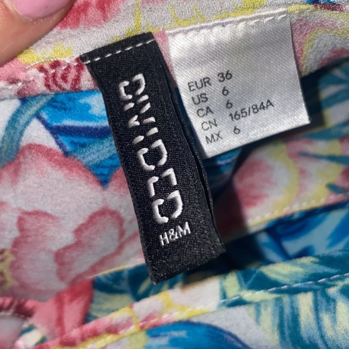 En croppad sommar tröja 