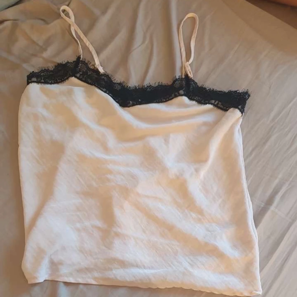 Spetslinne från bikbok