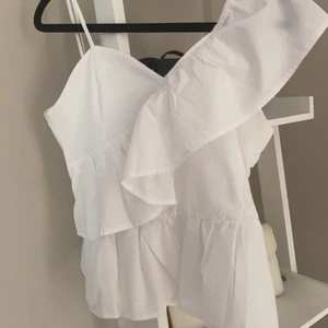 Fin blus - Använd några få gånger, super fint skick. 