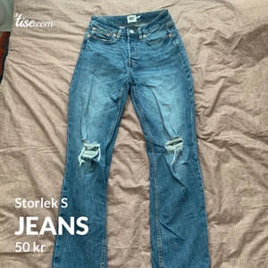 Jeans - Ett par fina jeans som tyvärr är för långa i benen för mig som är 163. Jag gillar då jeansen får vid anklen men dessa går lite längre. 