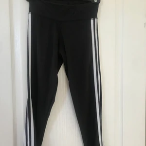 Adidas träningstajts XS - Knappt använda pga för liten storlek. 