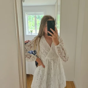 Klänning från Shein - Superfin klänning från Shein som aldrig är använd. Nypris 159kr