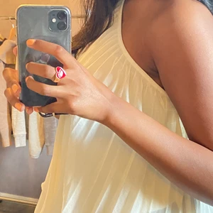 One shoulder blus - Finaste toppen från Asos, Strlk S, men passar nog även en XS-M! Använd en gång, perfekt skick💕