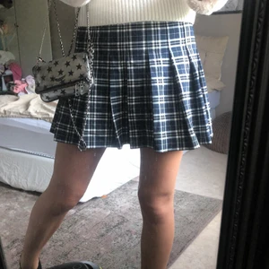 Rutig kjol - Säljer min kjol från hm