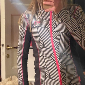 Varm fleece - Fleece från Kari Traa i nyskick. Frakt tillkommer