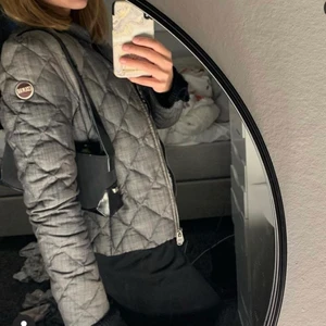 Colmar jacka  - Äkta colmar jacka inköpt för några år sedan! Bra skick men välanvänd. Nypris va upp mot tusen lappen!