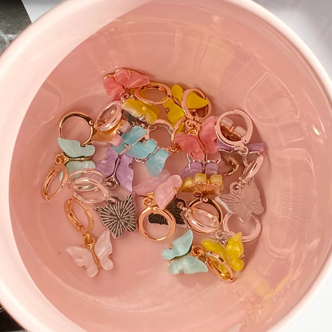 Fjärilsörhänge// hoops & ringar