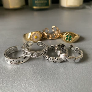 Ringar silver guld - Några från Zend och några jag köpt på plick, har för många💞💞 Alla är i äkta silver och några är guldpläterade. !!!Bara de två kedjeringarna och den med hjärtan kvar💓!!!!