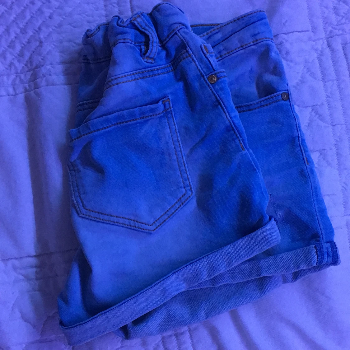 Ljus blå shorts. Stl. 140 - 90