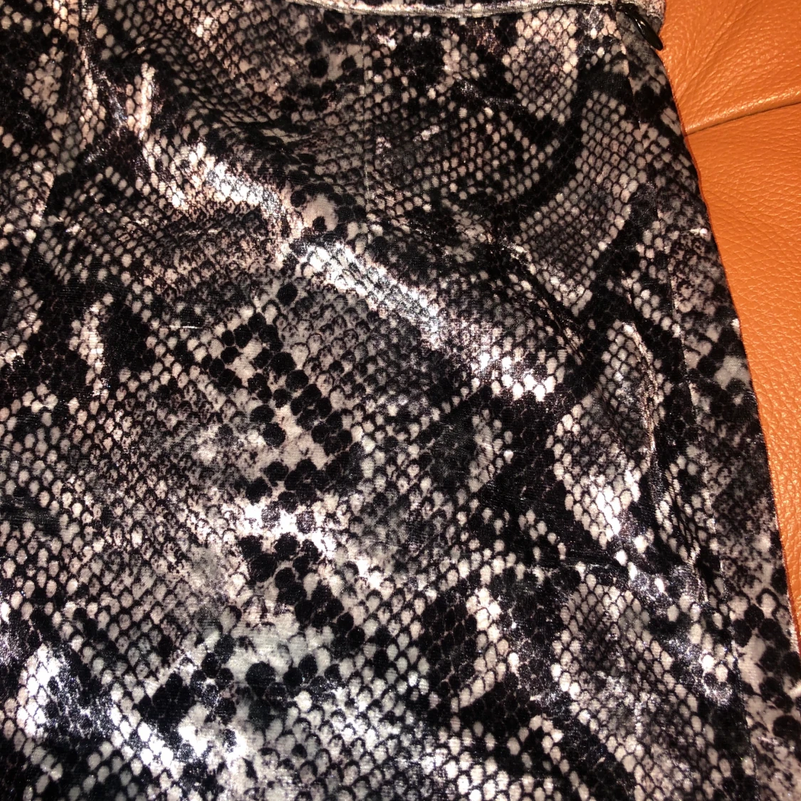 Ett par utsvängda Missguided byxor  - 90