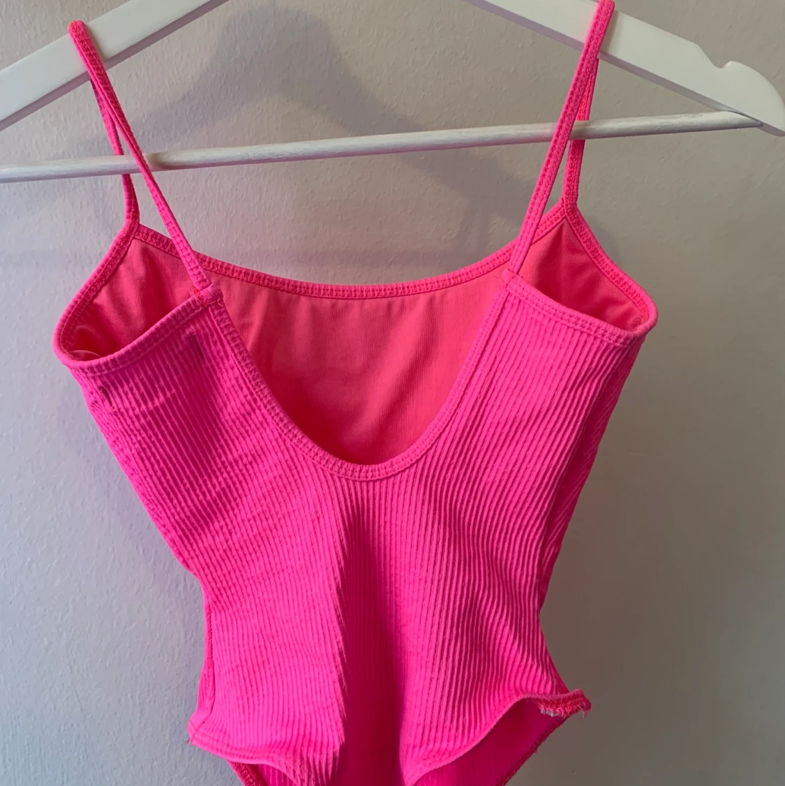 Neon rosa body/baddräkt  - 90