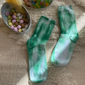 Tiedye strumpor  - Snygga tiedye strumpor💚🥰 frakt tillkommer 