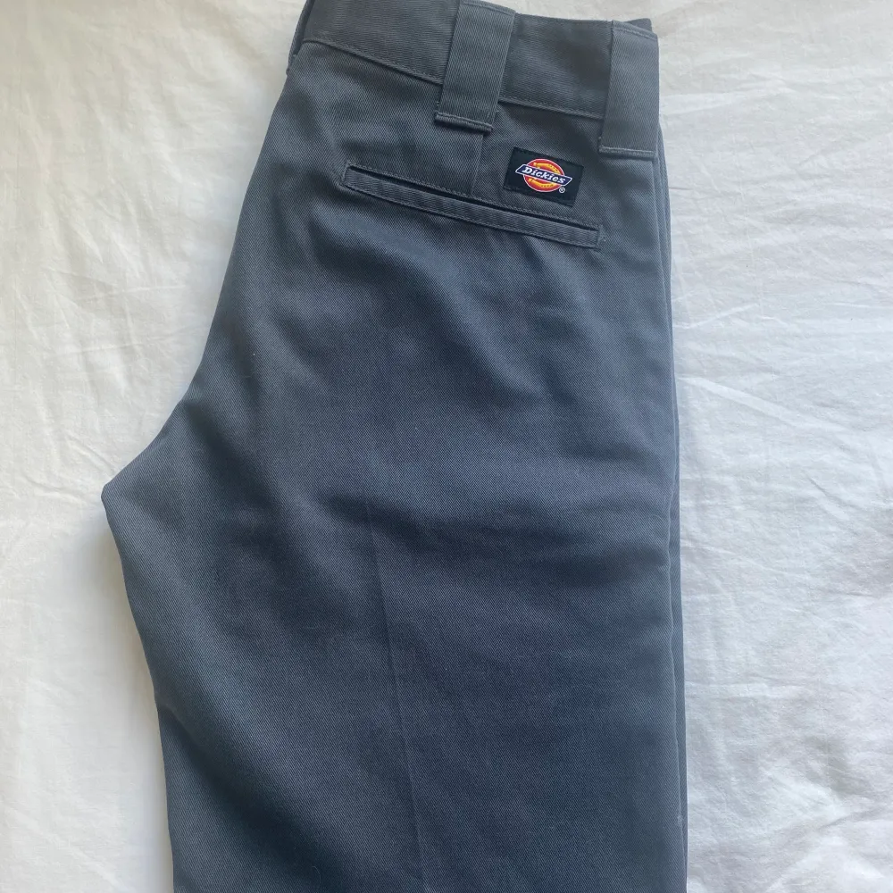 Så fina dickies shorts. Passar mig som brukar ha storlek s eller w27/28, använda fåtal gånger, frakt tillkommer. Shorts.