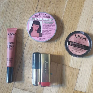 Oanvänt smink - Skriv om du är intresserad av något så kan vi komma överens om ett pris