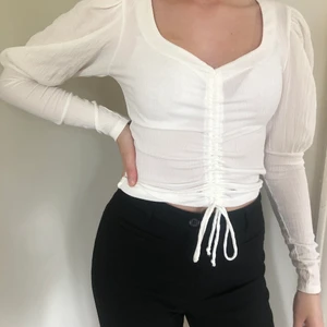 Topp från Gina Tricot st S - Oanvänd med prislapp kvar 