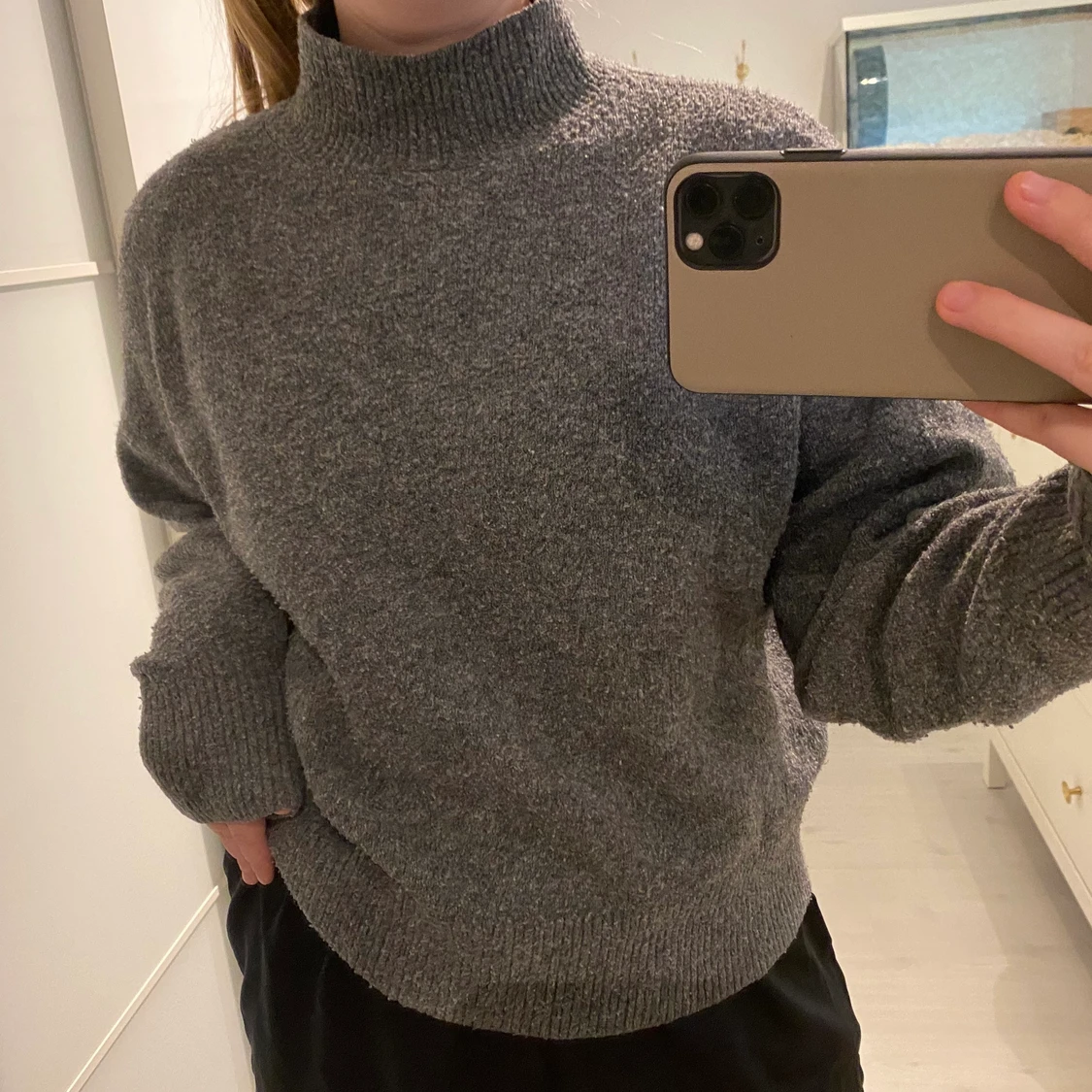 Grå stickad tröja - 91