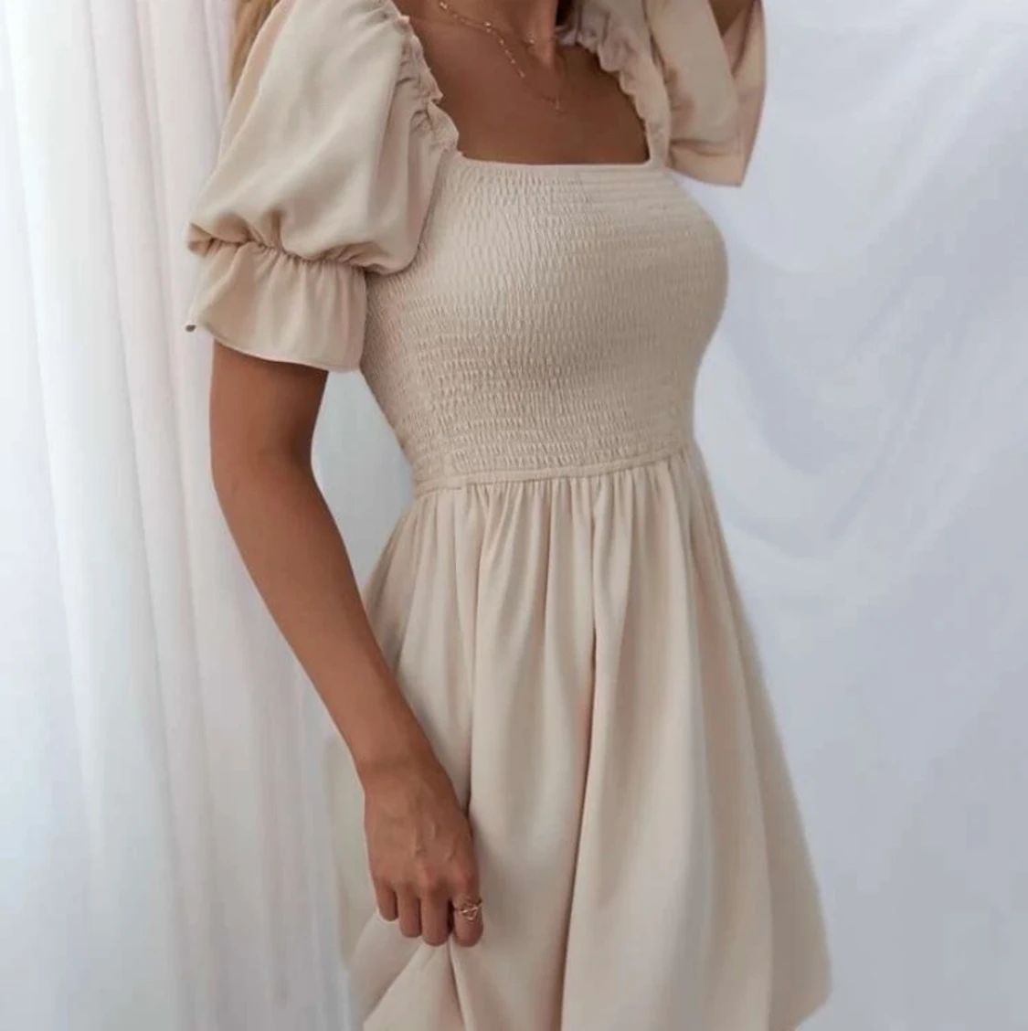 Beige klänning från shein