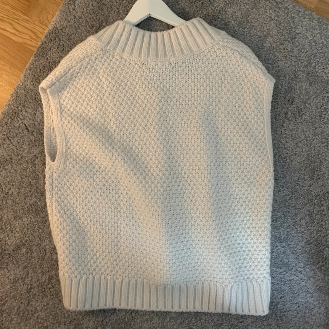 Stickad väst - 90