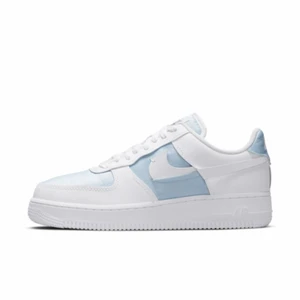 Air force 1 LXX in Glacier Blue - Ge eget bud. Helt nya i storlek 40,5!💙💙
