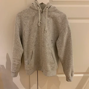 OneOfOne hoodie  - Grå OneOfOne hoddie i bra skick                                        ‼️KÖPARE STÅR FÖR FRAKT‼️