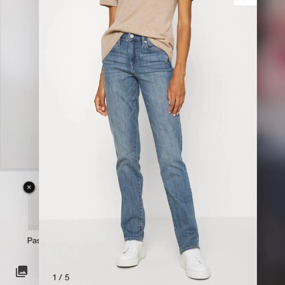 Jättefina jeans från gap köpta på zalando som tyvärr inte kommer till användning då de är lite små för mig. Använda 3 gånger så dom är så gott som nya. Slutsålda i denna storlek. Frakt betalas av köpare, priset går att diskutera.. Jeans & Byxor.