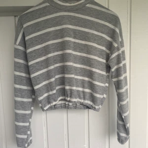 Cropped top - En cropped top som är oanvänd, skönt o mjukt material 