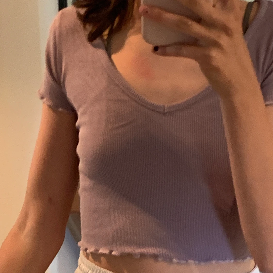 2 tröjor från pull and bear båda är i st xs köpte tröjorna för 120kr/st o säljer de för 60kr/st båda för 105kr - 90