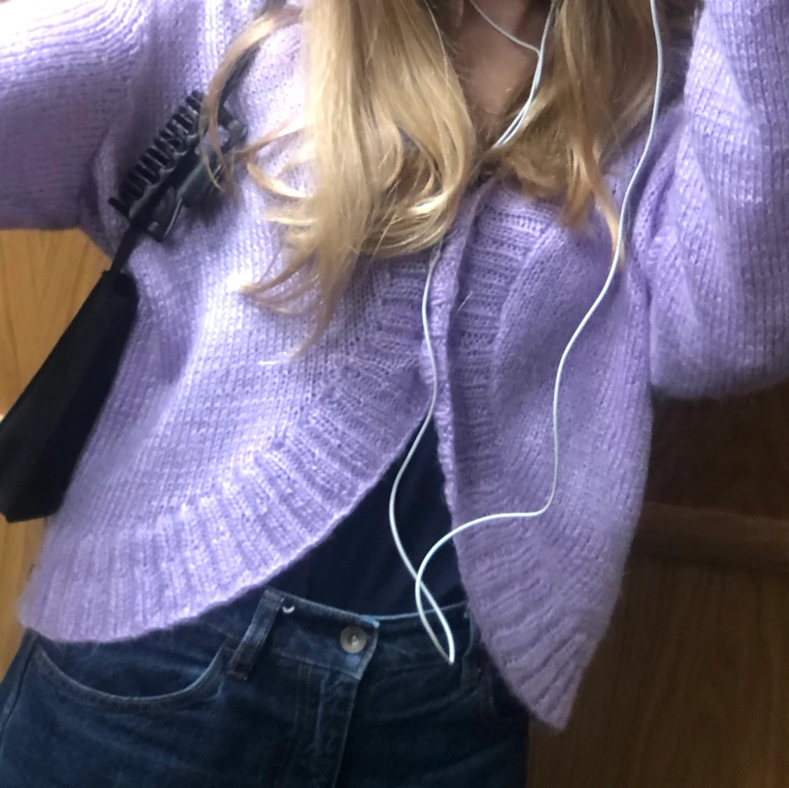 Lila hemstickad tröja - 91