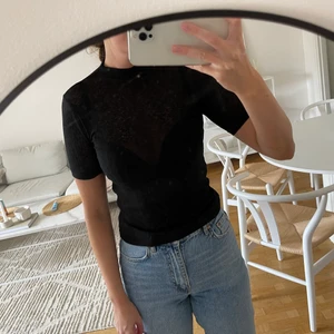 Topp Ginatricot  - Topp ifrån ginatricot, använda Max två gånger ✨