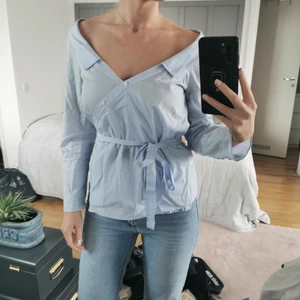 Skjorta Zara strl S - Fin ljusblå skjorta från Zara 