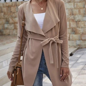 beige tunn jacka - Oanvänd då den är för stor! Strl S, pris 80kr + frakt! Jackan är lite lik mocha imitation.