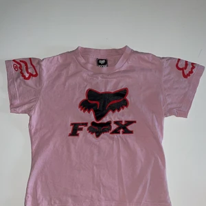 Fox racing t-shirt  - En rosa fox tröja som jag nu säljer för 120 kr i storlek xs i bra skick