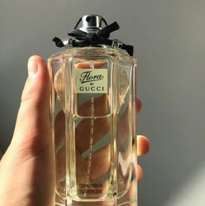 parfym - en nästan helt oanvänd parfym från gucci