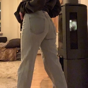 Jeans straight leg strl 38 - Ljusblå jeans från asos som aldrig använts eftersom de är lite för långa för mig (är 160)